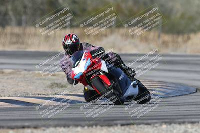 media/Dec-01-2025-Moto Forza (Mon) [[2daa91e15f]]/1-Advanced Group/Session 3 (Turn 3)/